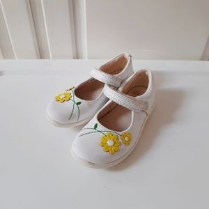 White Clarks girl shoes size 9